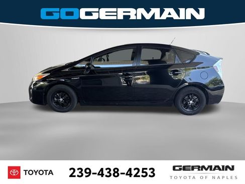 Used 2013 Toyota Prius Four w/ Deluxe Solar Roof Pkg FWD image 2