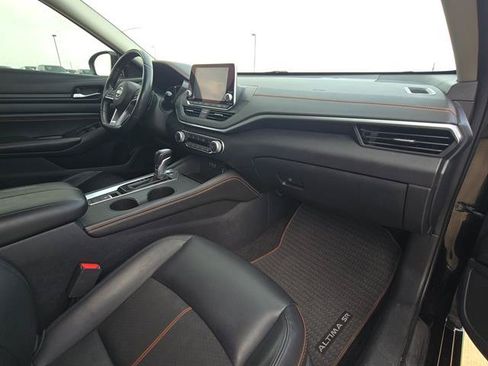 Used 2019 Nissan Altima 2.5 SR w/ SR Premium Package AWD/4WD image 14