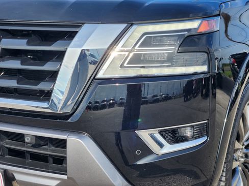 Used 2022 Nissan Armada Platinum w/ Captain's Chairs Package RWD image 8