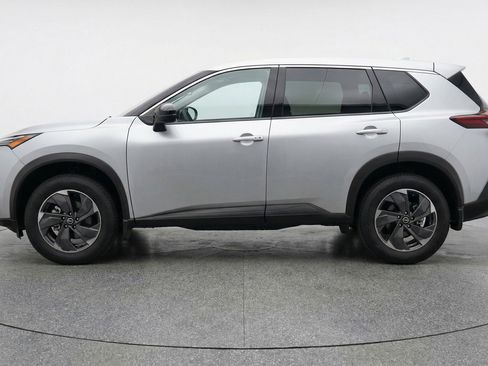 Used 2025 Nissan Rogue SV image 5