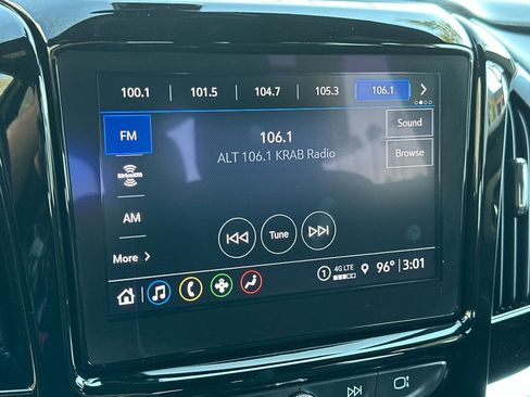 Used 2023 Chevrolet Traverse LT FWD image 18
