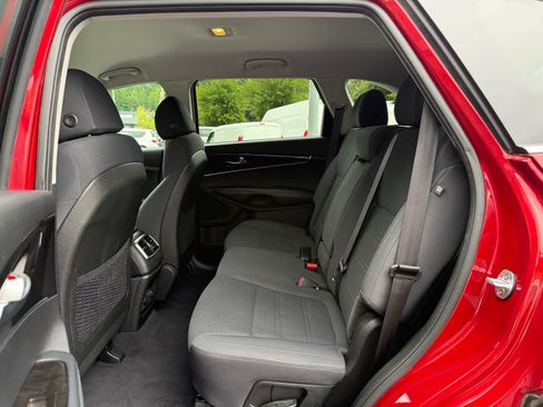 Used 2018 Kia Sorento FWD image 21