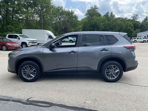 Used 2024 Nissan Rogue S AWD/4WD image 4
