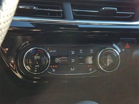 Used 2024 Chevrolet Trax RS w/ Driver Confidence Package image 17