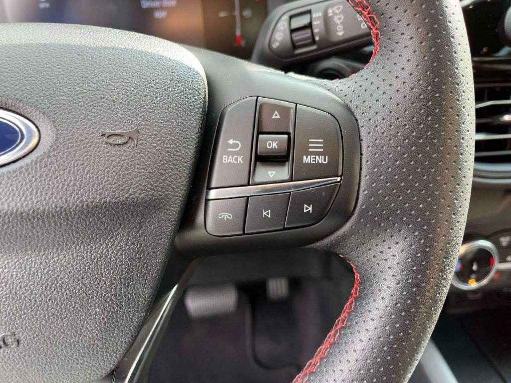 Used 2025 Ford Escape ST-Line Select AWD/4WD image 32