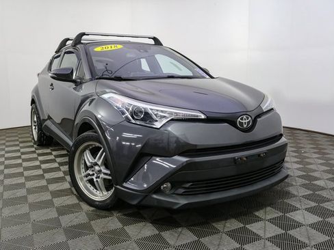 Used 2018 Toyota C-HR XLE image 3