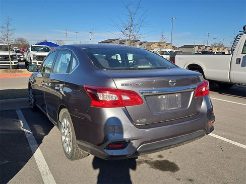 Used 2018 Nissan Sentra S image 2