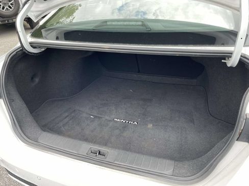 Used 2024 Nissan Sentra SV FWD image 11