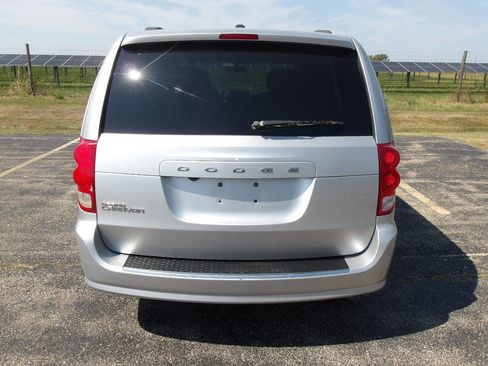 Used 2012 Dodge Grand Caravan SXT w/ Entertainment Group 1 image 4