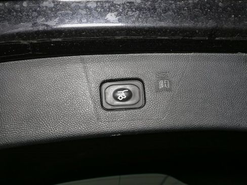 Used 2022 Ford Edge SEL w/ Convenience Package image 12