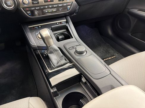 Used 2016 Lexus ES 350 w/ Premium Package w/Wood Trim FWD image 26