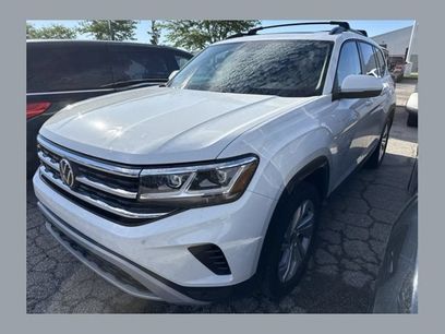 Used 2023 Volkswagen Atlas SE w/ Panoramic Sunroof Package