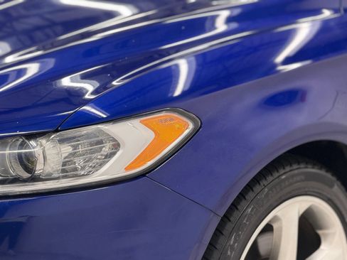 Used 2014 Ford Fusion SE FWD image 4