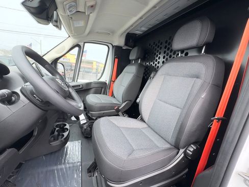 Used 2025 RAM ProMaster 2500 w/ Premium Convenience Group image 17