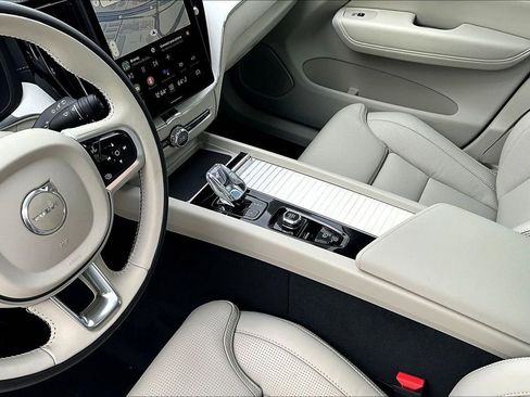 New 2026 Volvo XC60 B5 Ultra w/ Protection Package Premier image 21