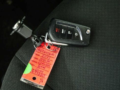 Used 2021 Toyota Corolla SE FWD image 35