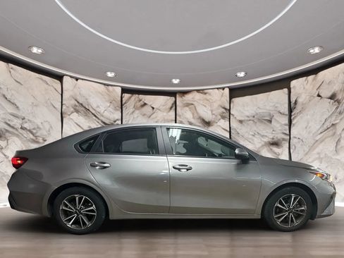 Used 2023 Kia Forte LXS FWD image 6