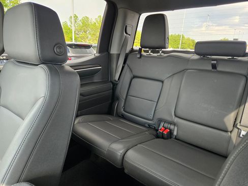 Used 2024 GMC Sierra 1500 SLT image 12