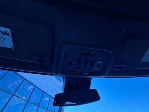 Used 2025 GMC Sierra 1500 SLT w/ SLT Premium Package image 30