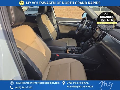 Used 2023 Volkswagen Atlas Cross Sport SEL R-Line image 26