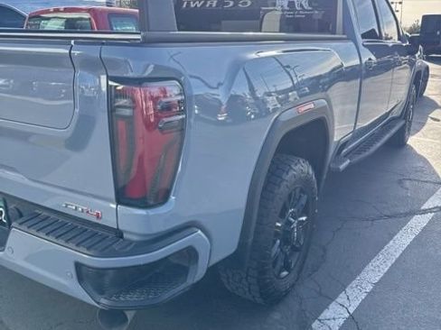 Used 2025 GMC Sierra 2500 AT4 w/ AT4 Premium Plus Package image 10