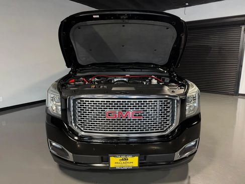Used 2015 GMC Yukon Denali w/ Open Road Package AWD/4WD image 7