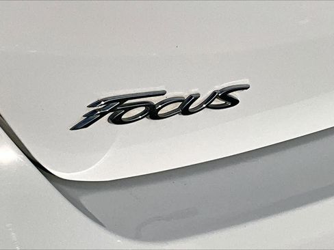 Used 2016 Ford Focus SE image 9