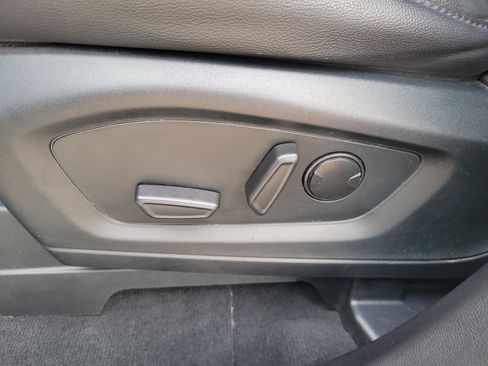 Used 2022 Ford Explorer Limited AWD/4WD image 16