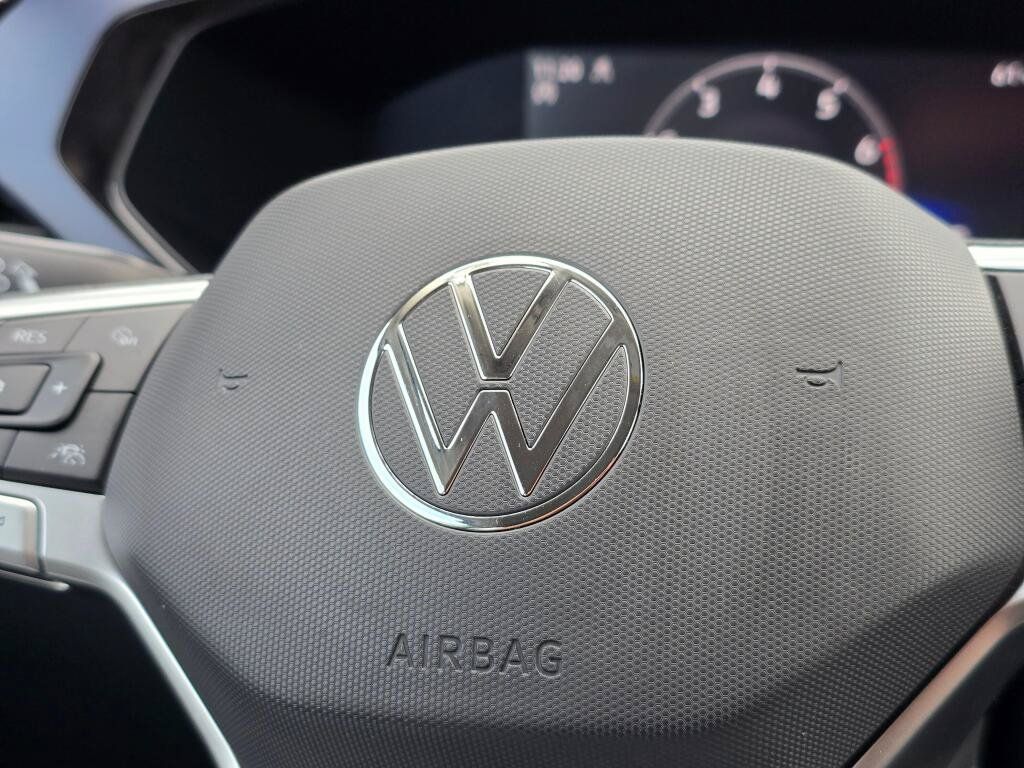 Used 2022 Volkswagen Taos SE w/ IQ.Drive SE Package AWD/4WD image 30