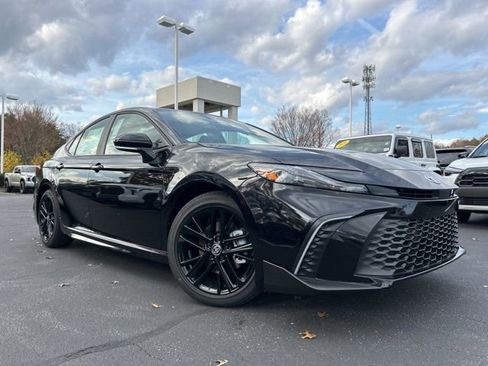 New 2026 Toyota Camry SE w/ Convenience Package FWD image 3
