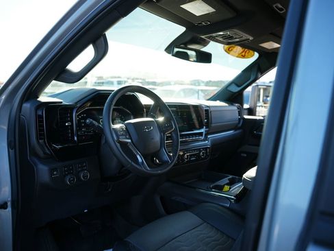 Used 2025 Chevrolet Silverado 2500 ZR2 image 19