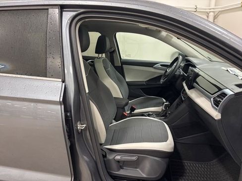 New 2025 Volkswagen Taos SE image 7