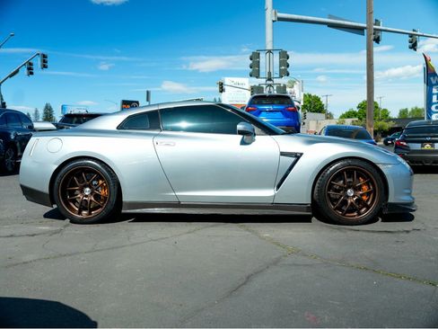 Used 2009 Nissan GT-R Premium AWD/4WD image 14