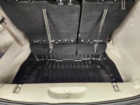 Used 2023 Chrysler Pacifica Touring-L FWD image 33