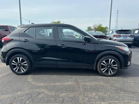 Used 2024 Nissan Kicks S FWD image 9
