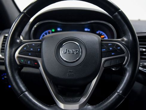 Used 2022 Jeep Grand Cherokee Laredo X image 25