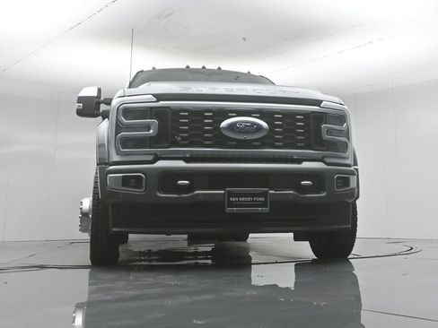 Certified 2023 Ford F450 Platinum w/ FX4 Off-Road Package AWD/4WD image 53