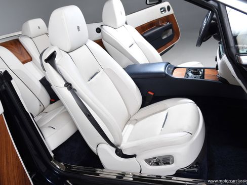 Used 2016 Rolls-Royce Dawn image 30