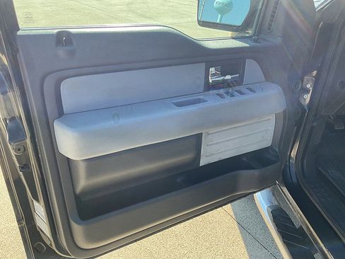 Used 2013 Ford F150 XLT w/ Luxury Equipment Group image 16