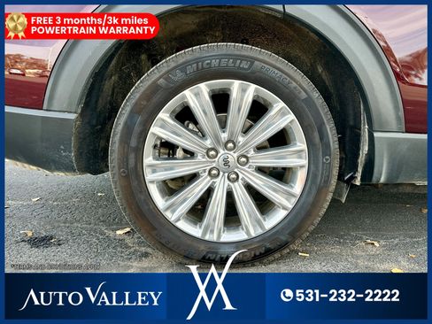 Used 2022 Ford Explorer King Ranch w/ Premium Technology Package image 9