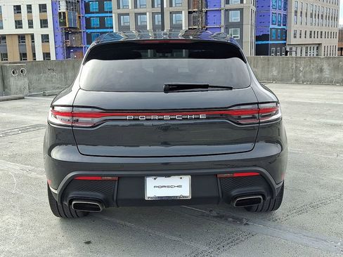 Used 2025 Porsche Macan image 9