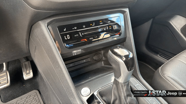 Used 2023 Volkswagen Tiguan SE R-Line FWD image 22