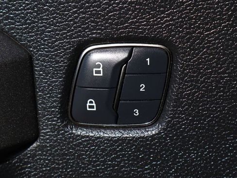 Used 2018 Ford F150 Raptor w/ Equipment Group 802A Luxury image 18