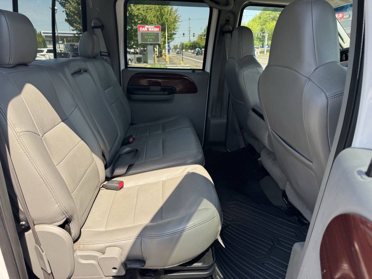 Used 2005 Ford F250 Lariat AWD/4WD image 6