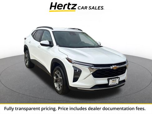 Used 2025 Chevrolet Trax LT FWD image 1