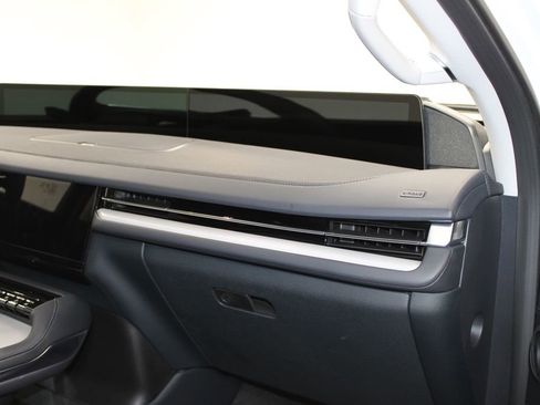 New 2025 Lincoln Navigator Reserve image 36