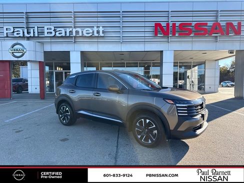 Certified 2025 Nissan Kicks SV image 12