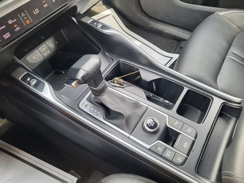 Certified 2024 Kia Sorento S FWD image 18
