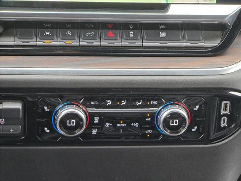 Used 2025 GMC Sierra 1500 SLT AWD/4WD image 19