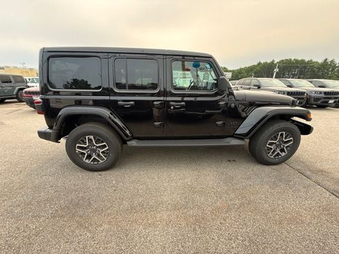 New 2026 Jeep Wrangler Unlimited Sahara AWD/4WD image 6